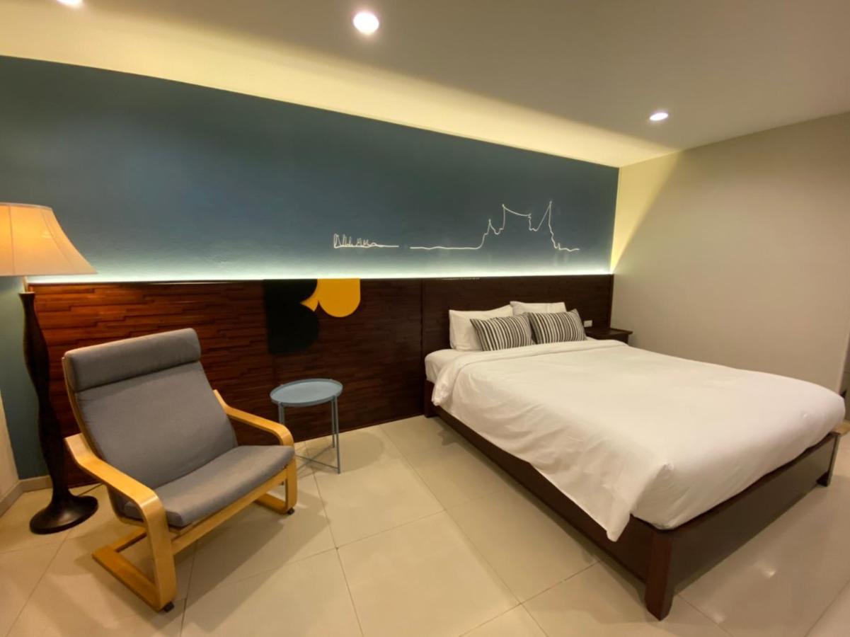 The Royalbee Aparthotel Bangkok Buitenkant foto