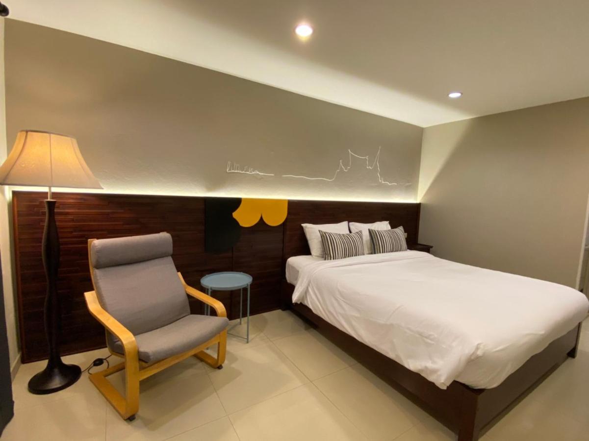 The Royalbee Aparthotel Bangkok Buitenkant foto