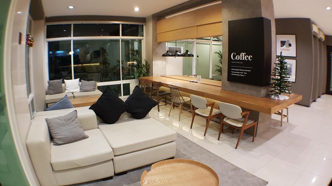 The Royalbee Aparthotel Bangkok Buitenkant foto