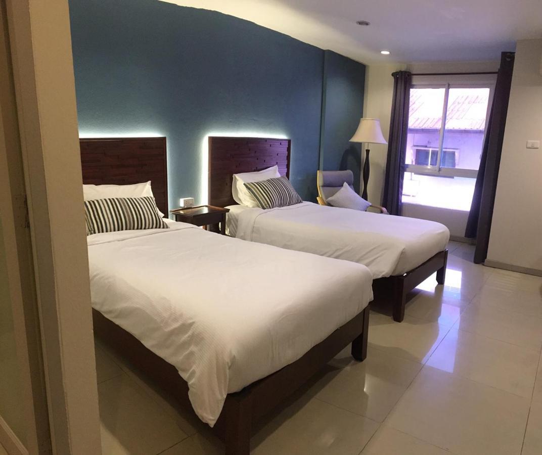 The Royalbee Aparthotel Bangkok Buitenkant foto
