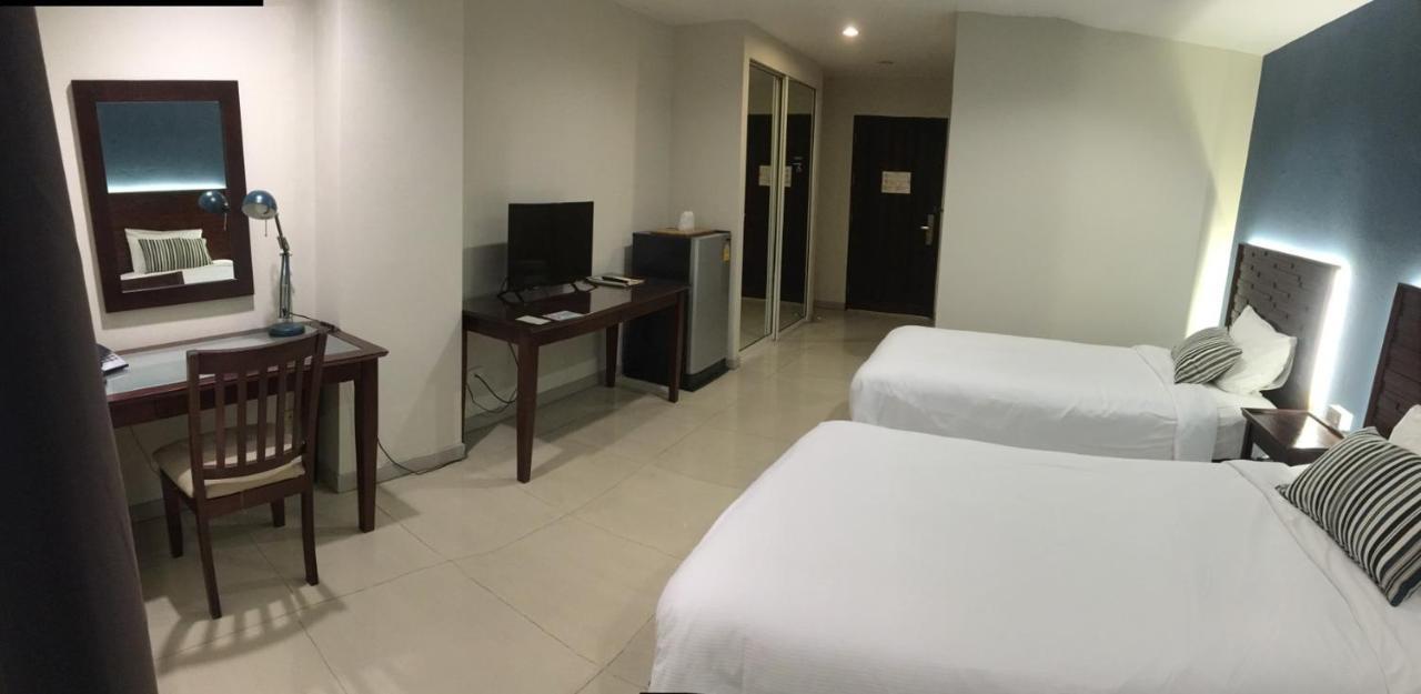 The Royalbee Aparthotel Bangkok Buitenkant foto