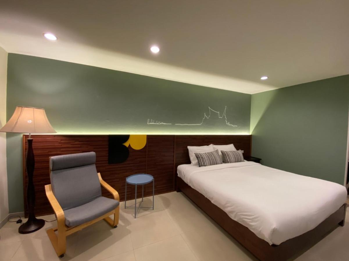The Royalbee Aparthotel Bangkok Buitenkant foto