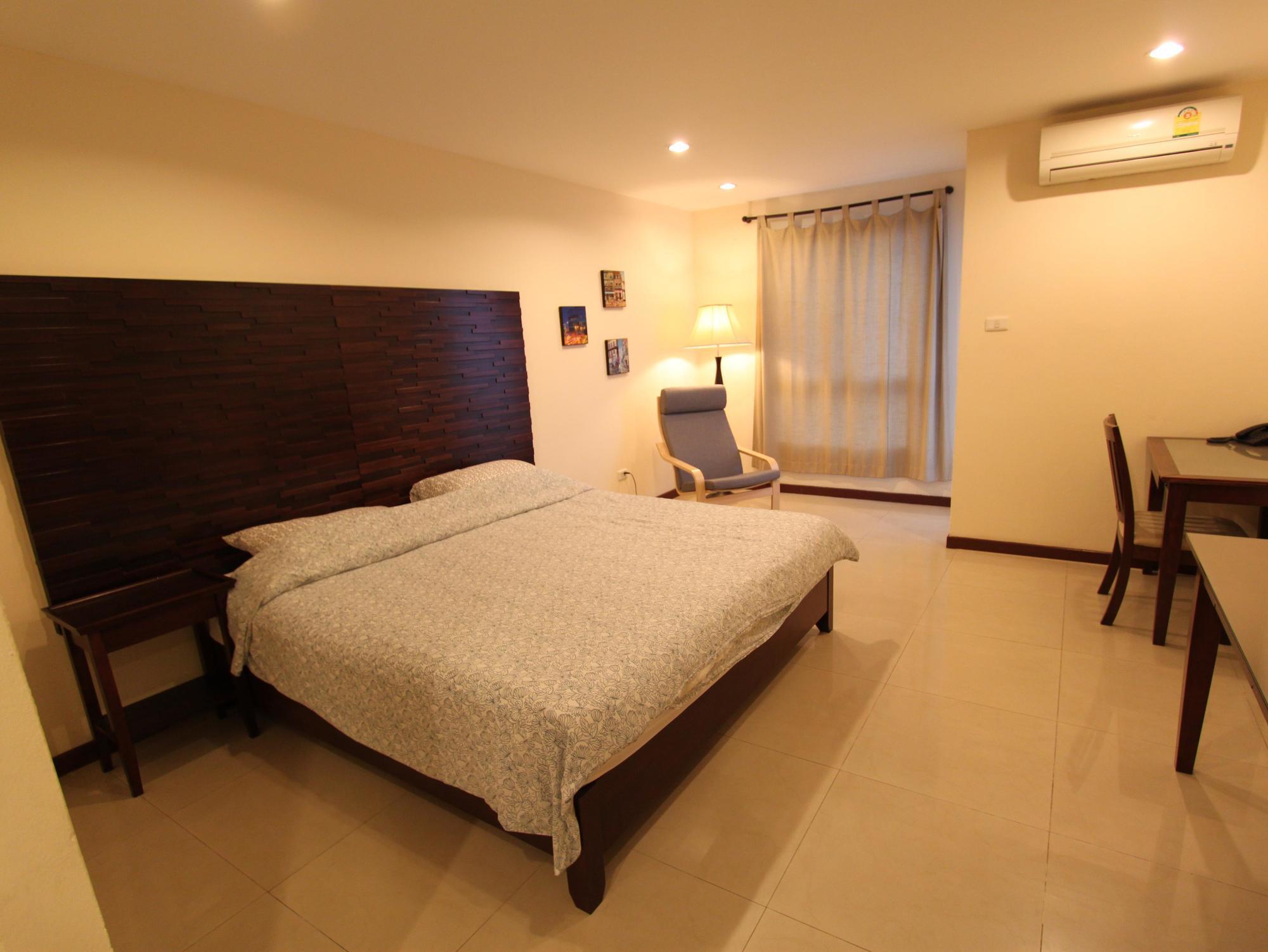The Royalbee Aparthotel Bangkok Buitenkant foto