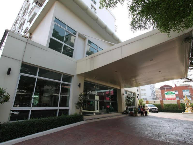The Royalbee Aparthotel Bangkok Buitenkant foto